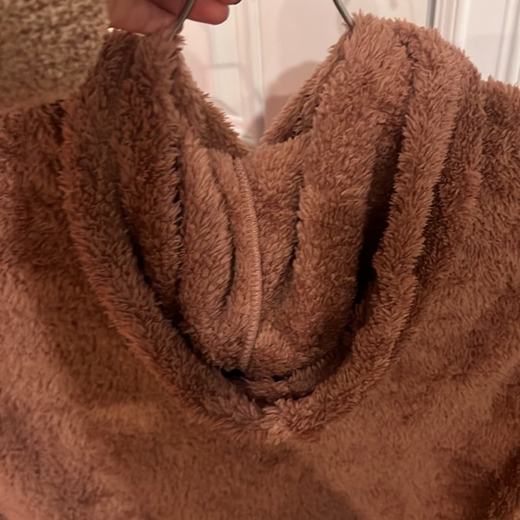 Warm cozy athleisure set.. Color Brown/Size Medium - Picture 7 of 7